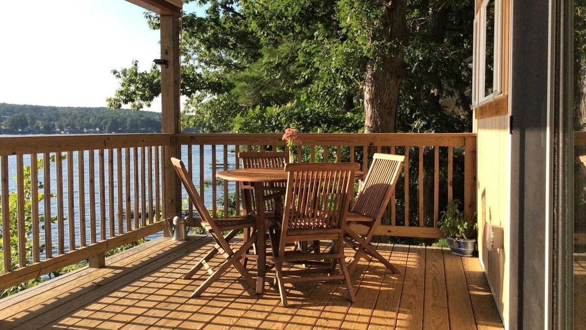 Dundee Cottage | Waneta Lakeside Cottage