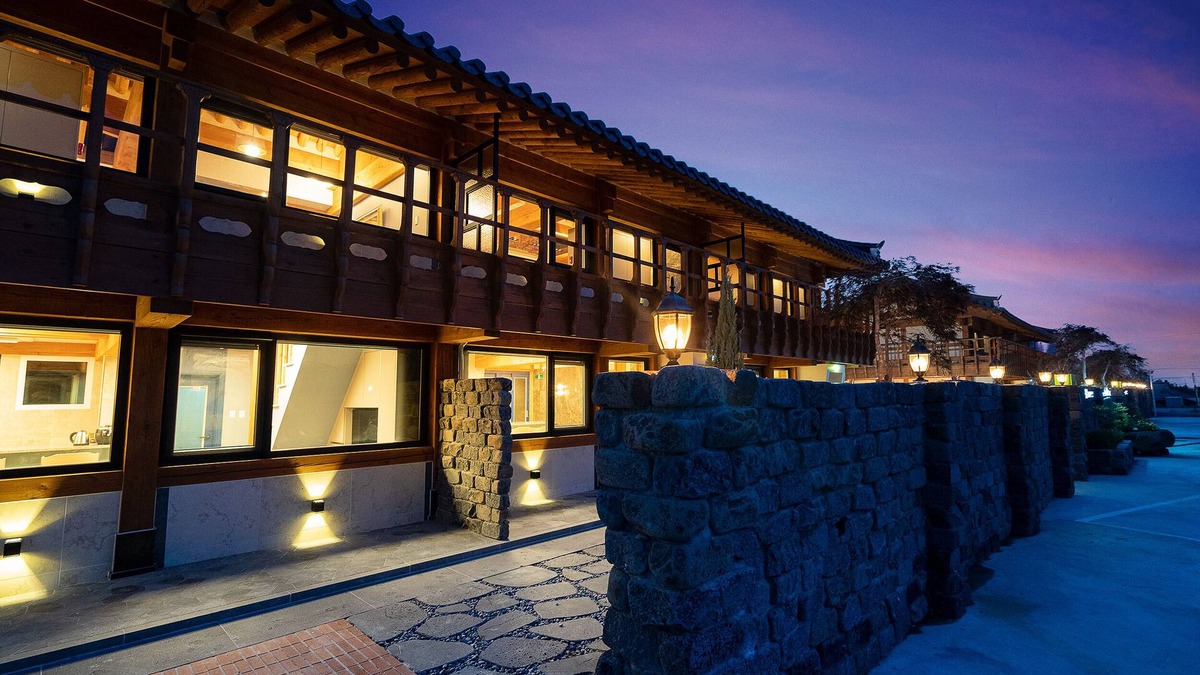 Gyeongju House | wangkyeong hanoak poolvilla