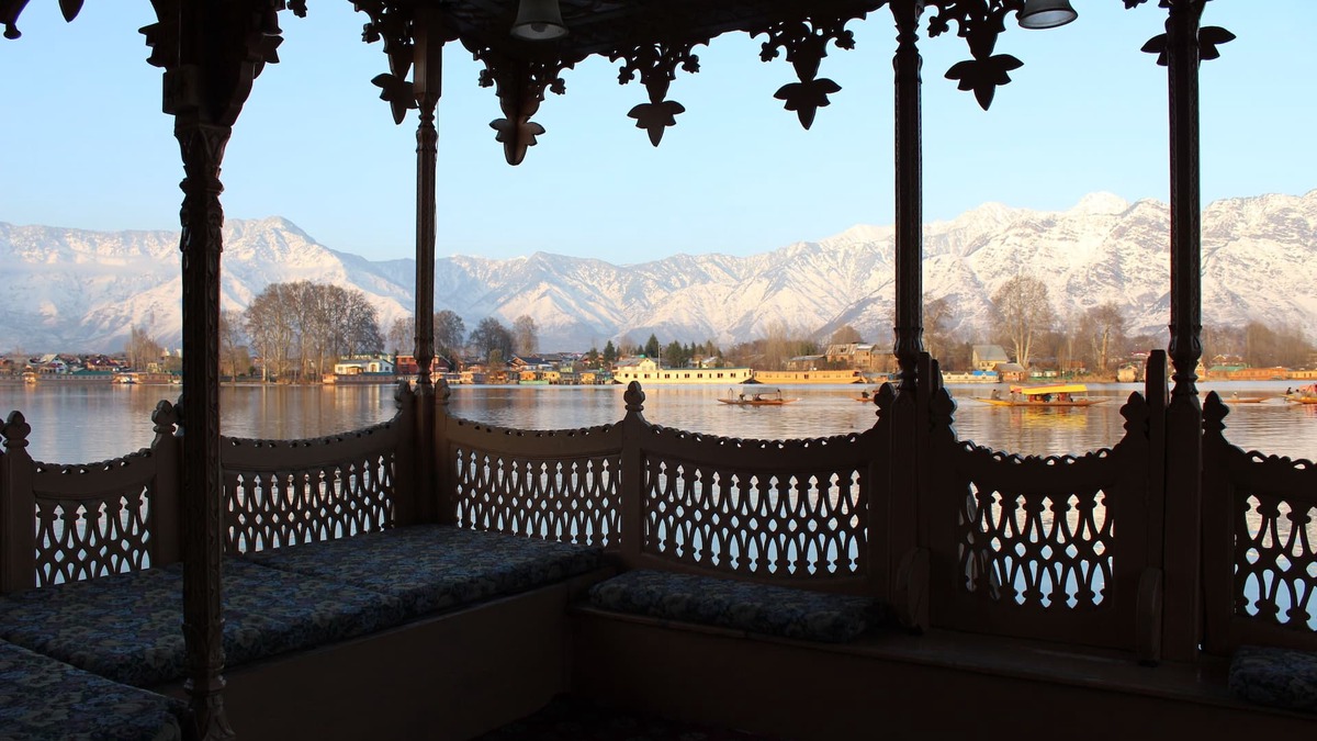 Nagin Bagh Boat Rental | Wangnoo Houseboats