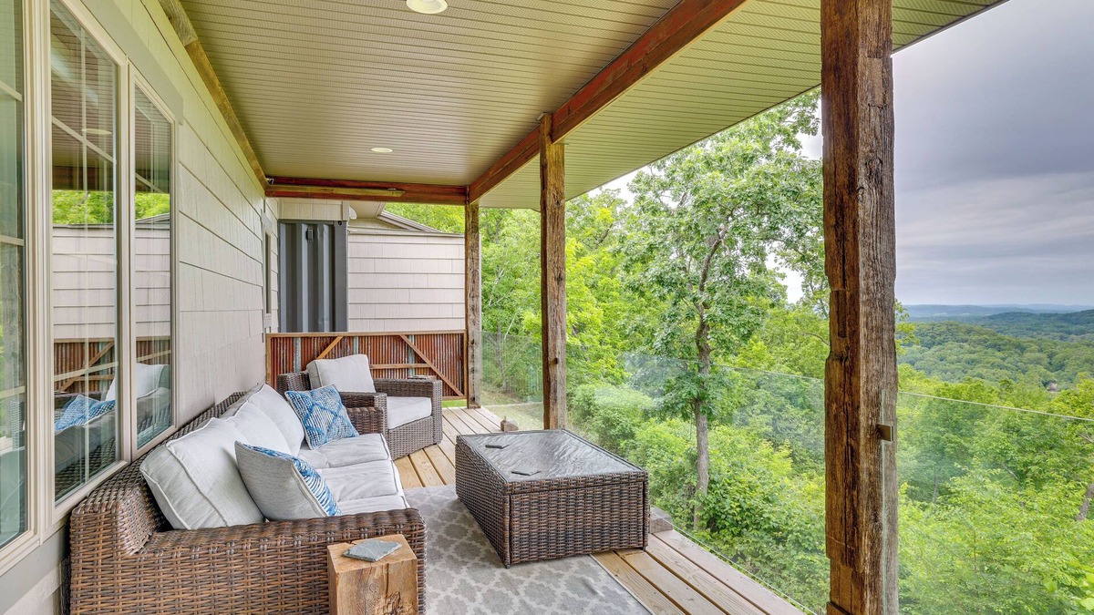 Mindoro House | 'Wanlass' House: Elevated Retreat Near La Crosse!