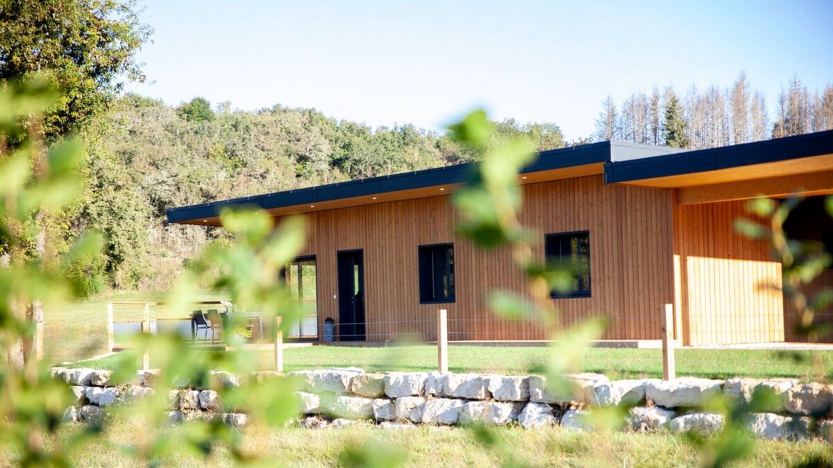 Saint-Germain-les-Paroisses House | Warm, contemporary wooden house: Le Lodge du Trappon ****