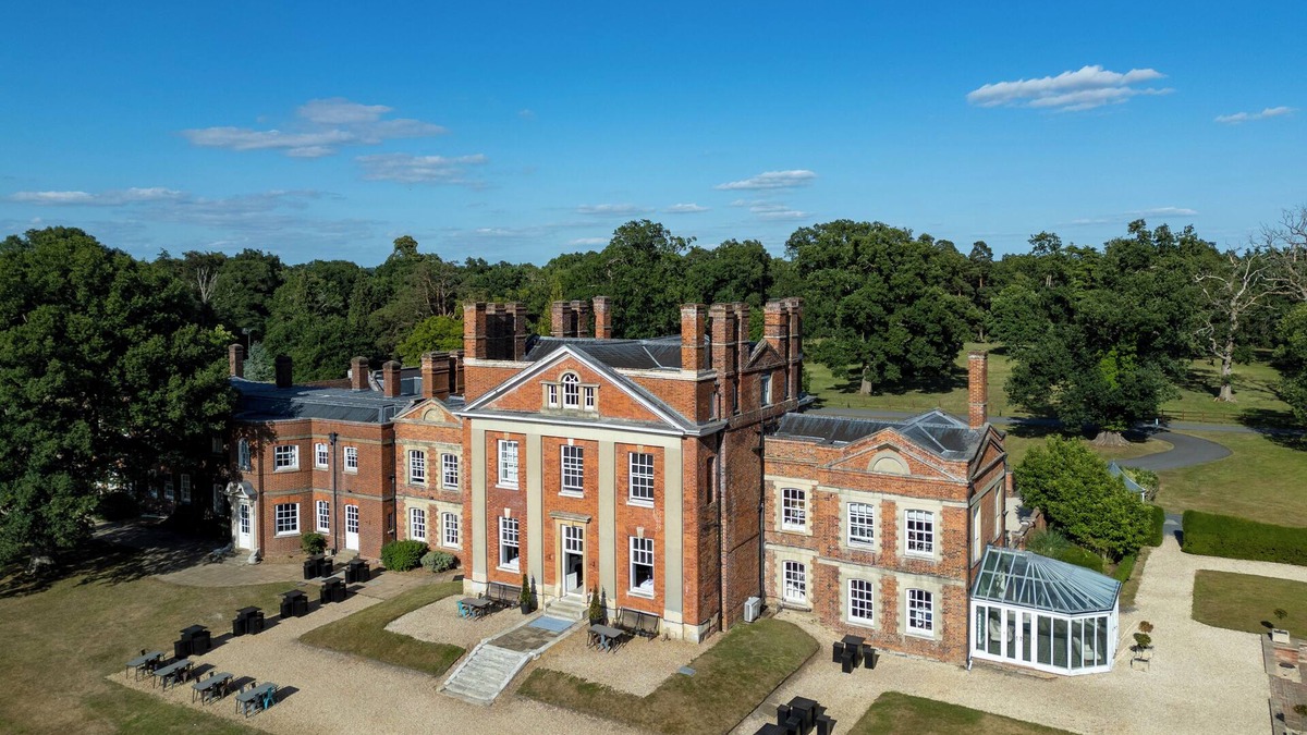 Eversley Hotel | Warbrook House Heritage Hotel