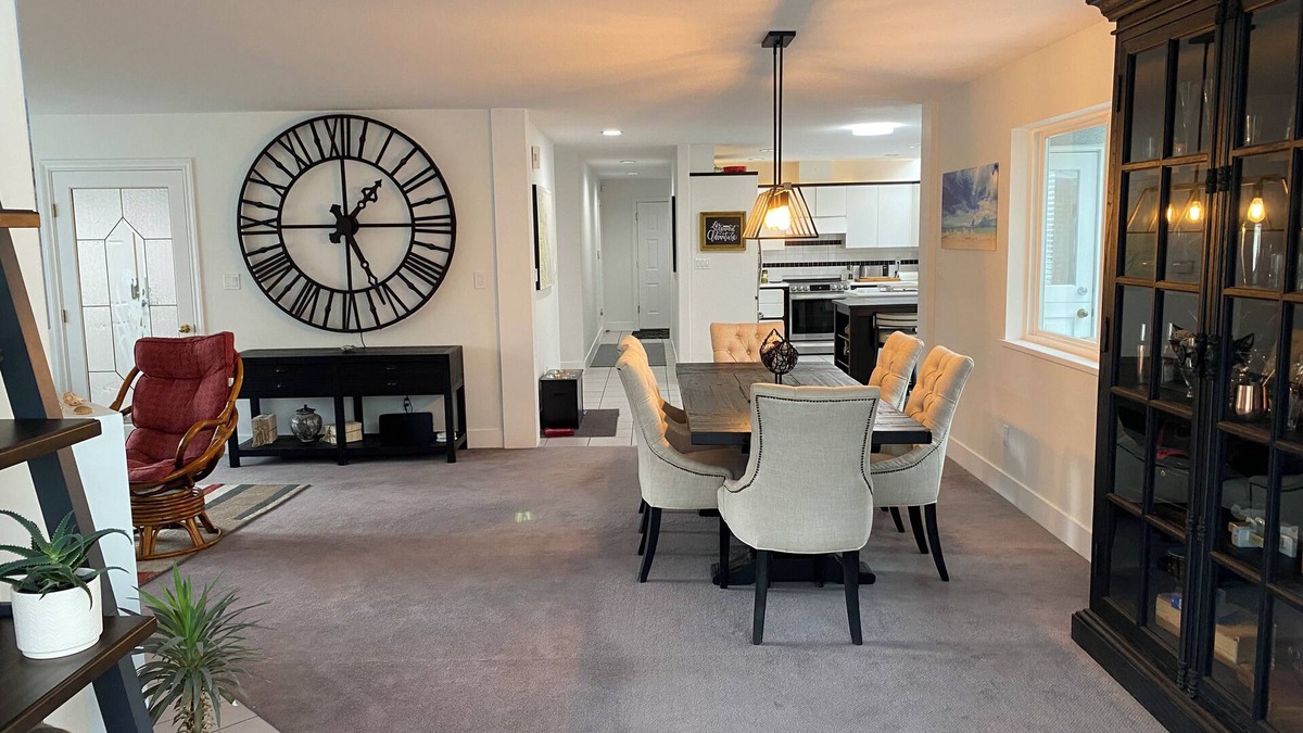 Surrey House | Warm and charming pet friendly home in Crescent Village and steps to the Beach.