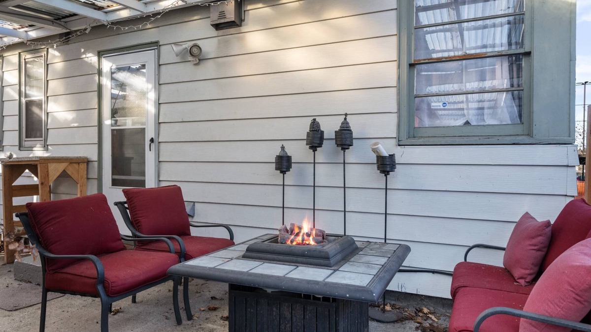 Madison South Condo | Warm and Cozy Basement, Covered Outdoor Area w/BBQ and Fire-Table, 6 Miles to Downtown