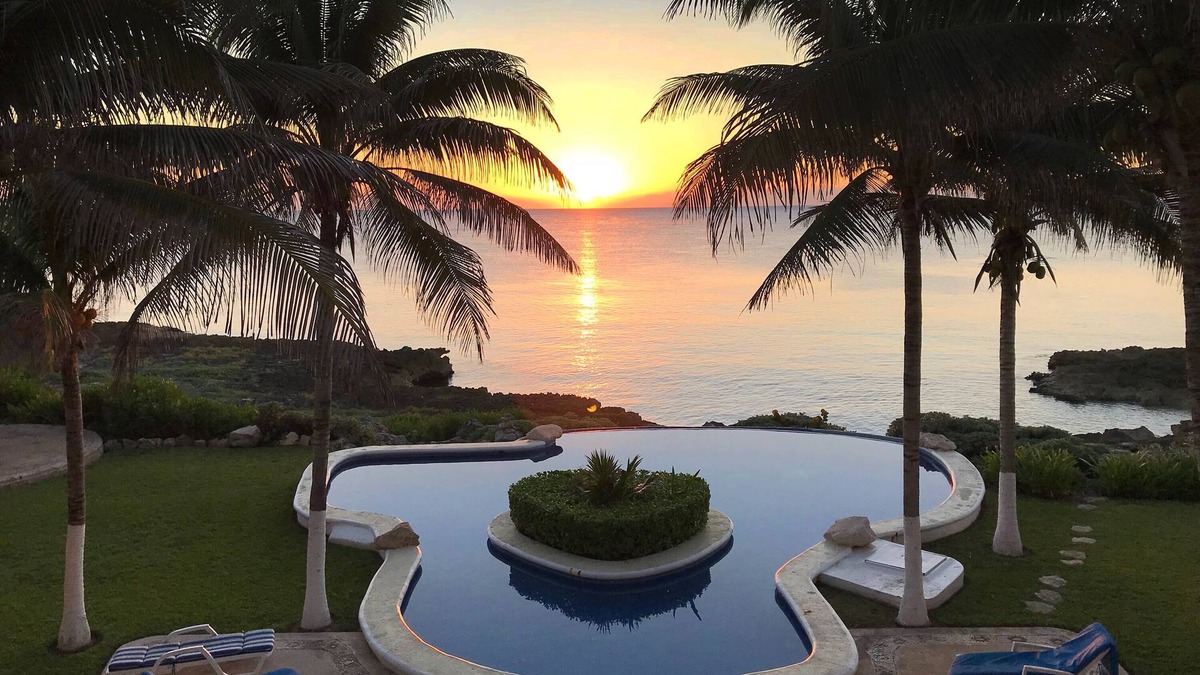 Akumal Condo | WARM AND INVITING CONDO.