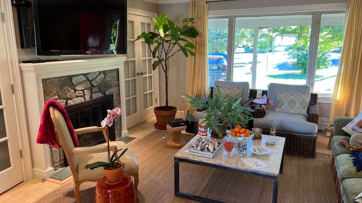 Belmar House | Warm and Inviting Fully Equipped Long Term Rental in Wall Twp