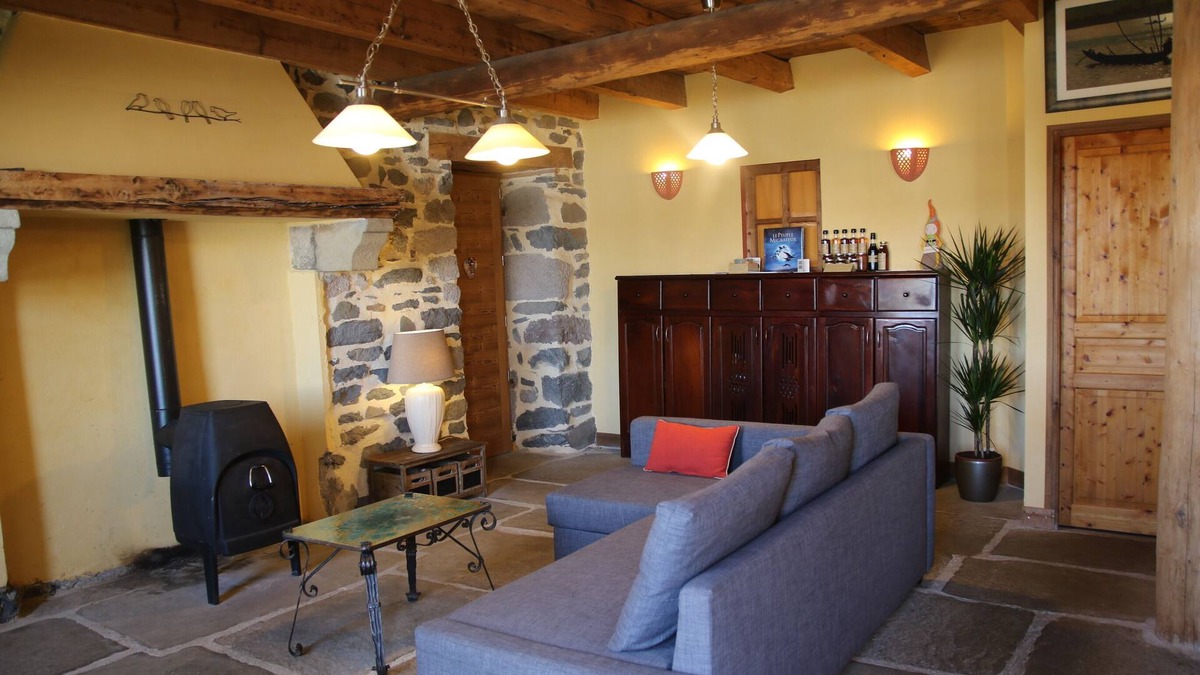 Moudeyres House | Warm and spacious mountain cottage for 4 to 6 people