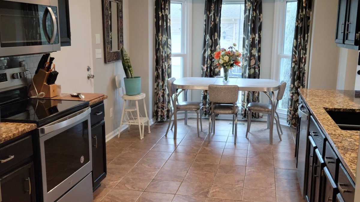 Langdon Place House | Warm and Welcoming to you and your furry companions to the Bluegrass State!