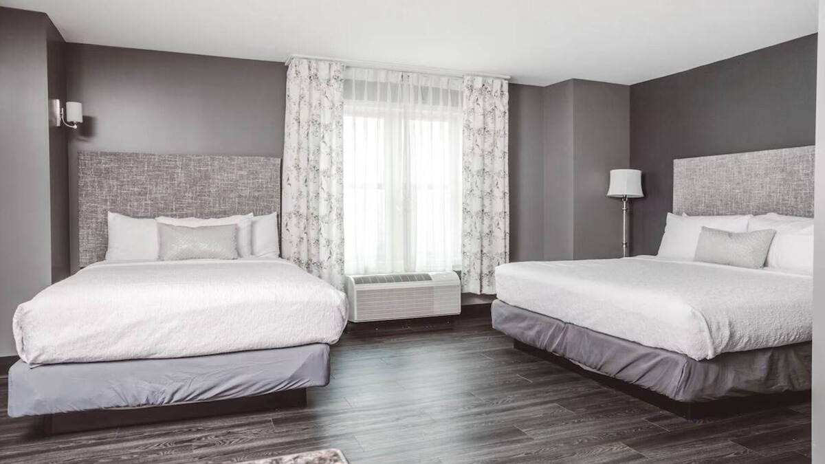 Zion Hotel | Warm Boutique Vibes with Firepits l Near Shiloh House & Lake Michigan
