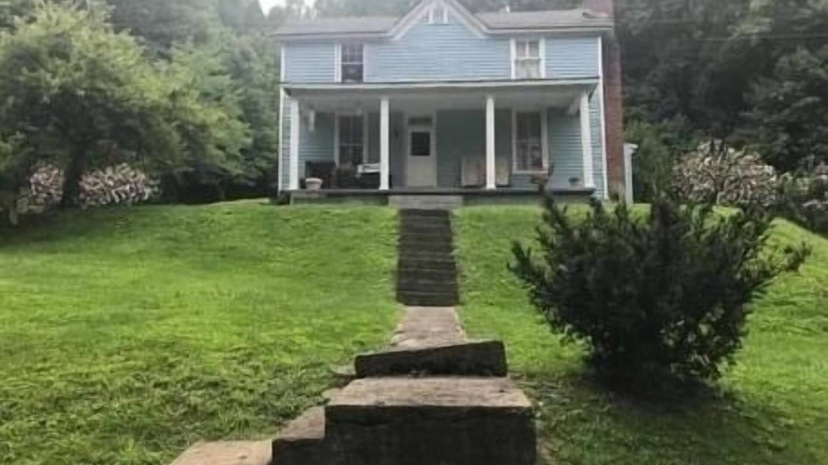 Northfork House | Warm. Cozy. Simple! Northfork WV! ATV/SxS Friendly! Very spacious! Sleeps 12+