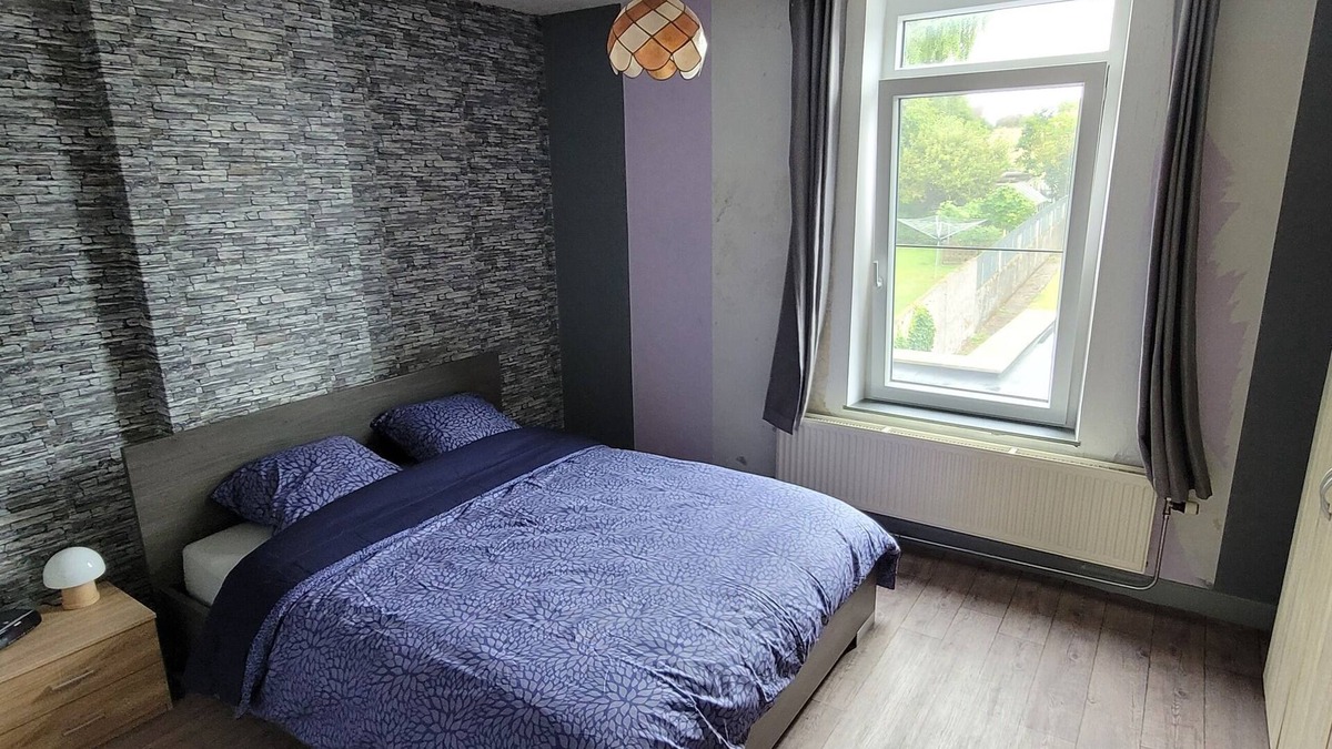 Erquelinnes House | Warm house