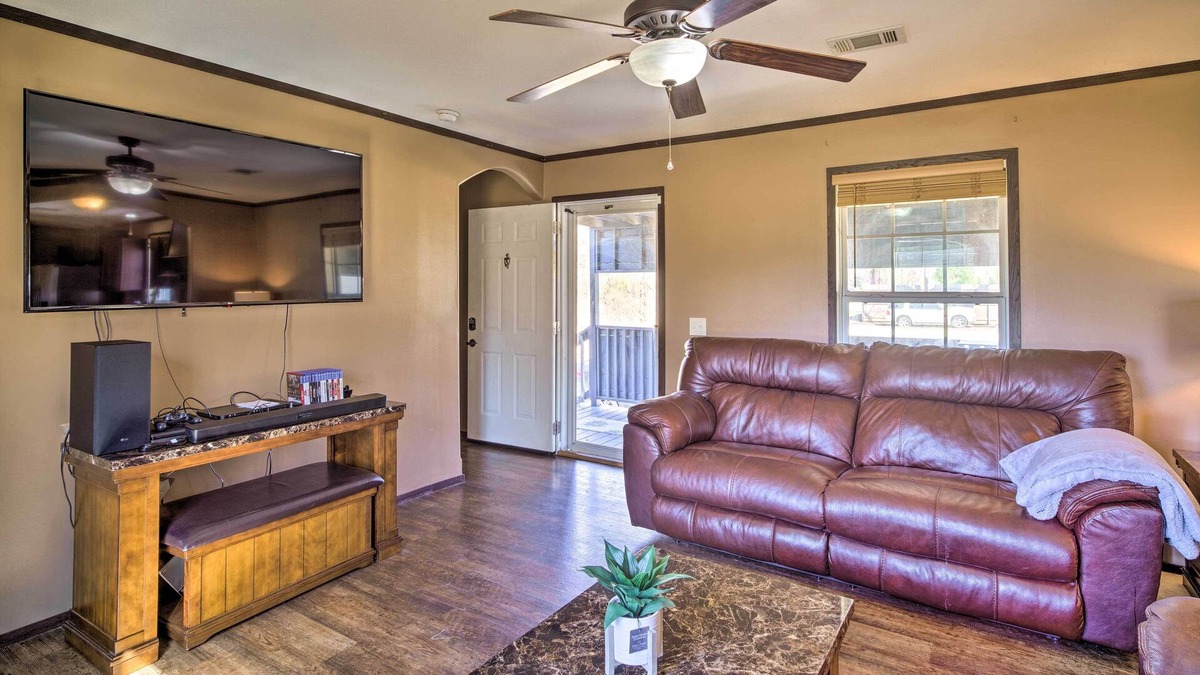 Denham Springs House | Warm + Inviting Denham Springs Home w/ Deck!