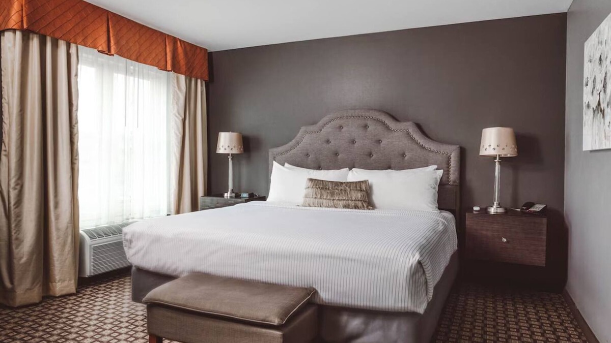 Zion Hotel | Warm, Laid-Back Hotel w/Firepits, Puzzles, Gym & Pet-friendly, Outdoor Spaces