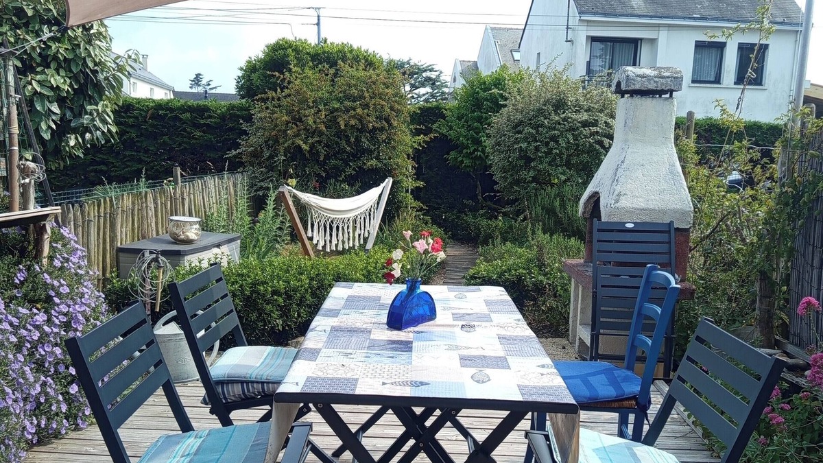 Batz-sur-Mer House | Warm listed house near the beach and shops swimming pool (equipped for children)