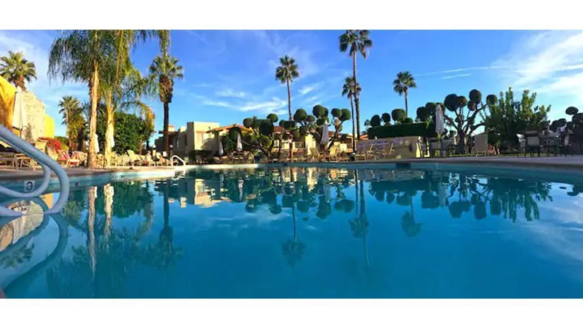 Sunrise Vista Chino Condo | Warm Living in Palm Springs