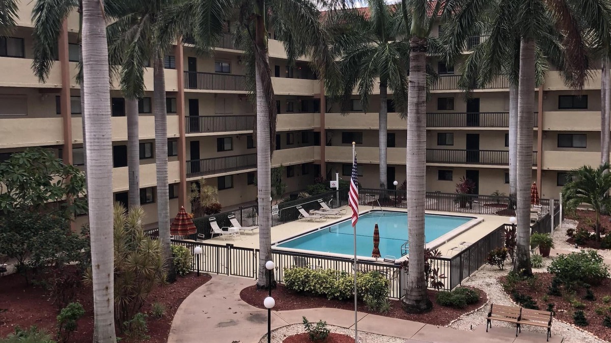 Winkler Condo | Warm Weather Hideaway