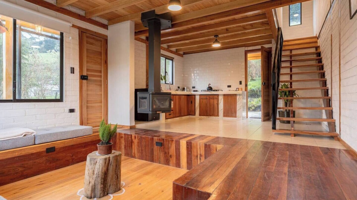 Guaranda Ski Chalet | Warmi Modern Luxury House with Mountain View