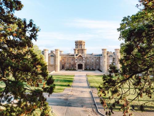 Studley Hotel | Warner Hotels - Studley Castle