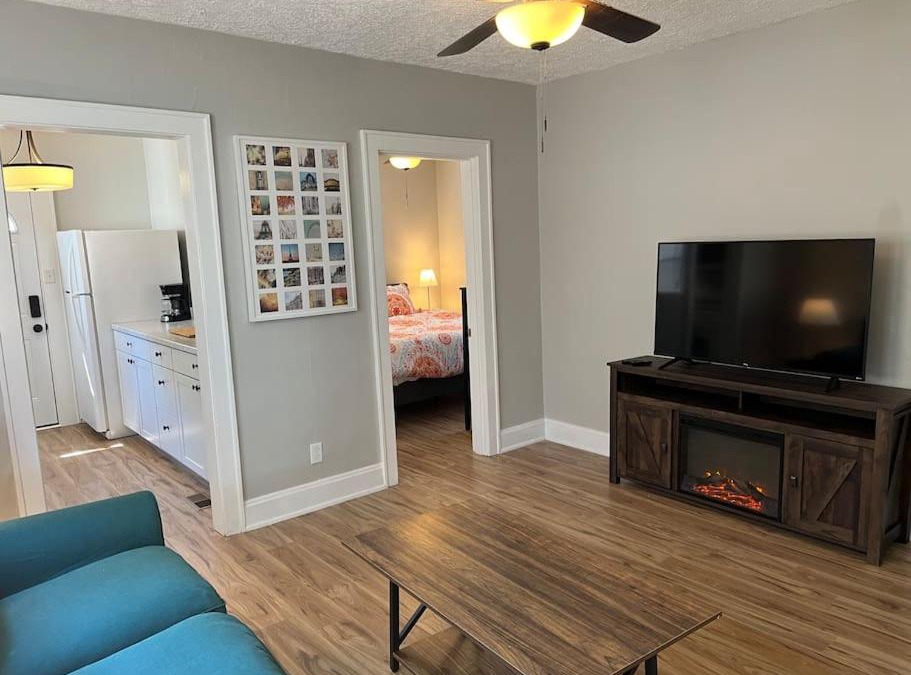 Norwood House | Warren 1 Bedroom Unit near Xavier Downtown