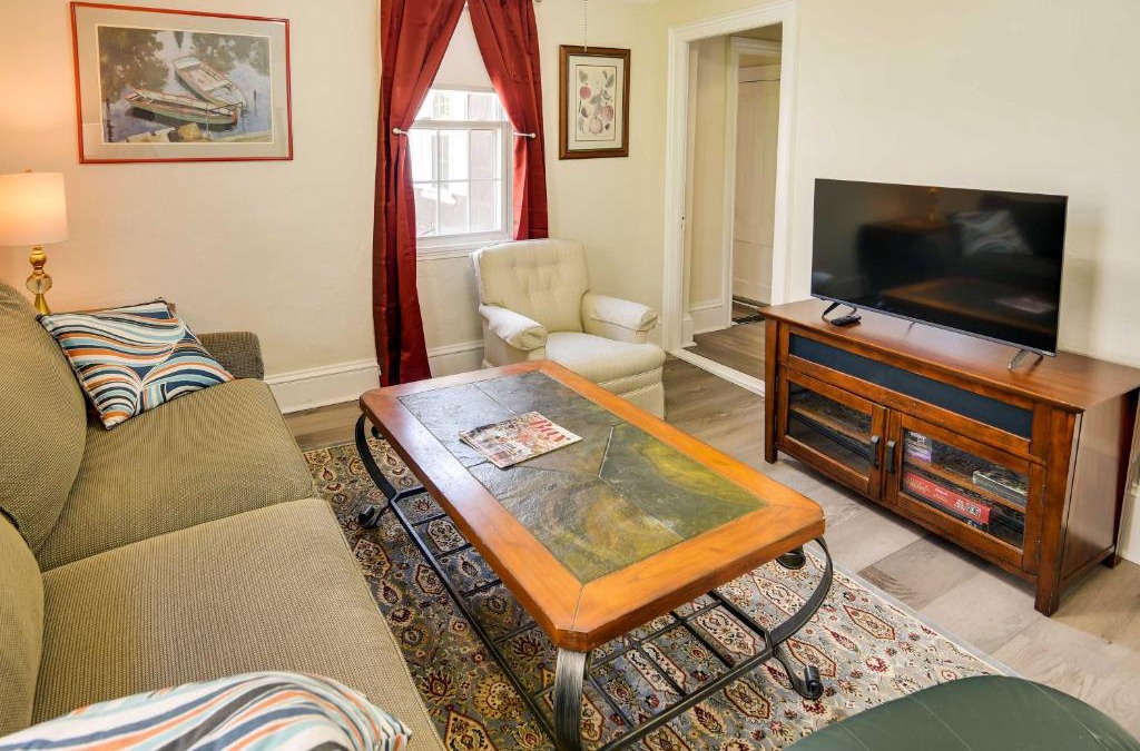 Warren Apartment | Warren Vacation Rental, Walk to Warren Town Beach