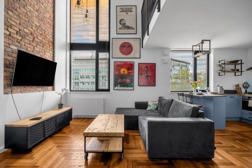 Praga Apartment | Warsaw Targowa Studio - 50m2, Top location - by Rentujemy