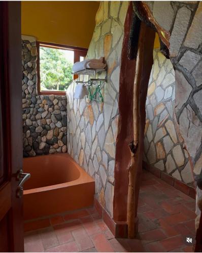 Kichwamba Hotel | warujojo safari lodge