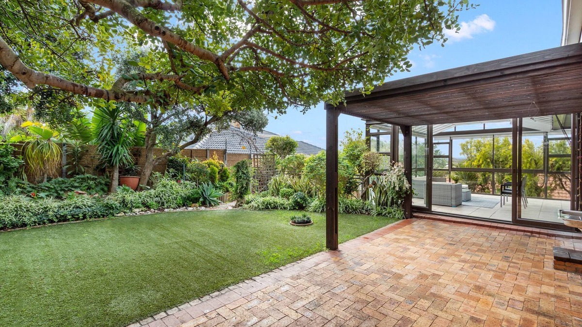 West Beach House | Warwick Coastal Harmony