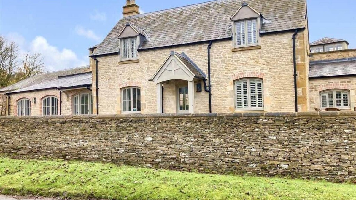 Moreton-in-Marsh House | Washbrook Cottage Sum