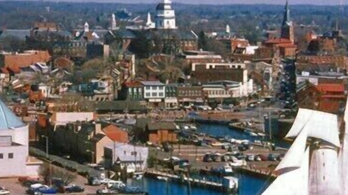 Lake Shore House | Washington Baltimore Annapolis area home, great for re-lo or extended stay