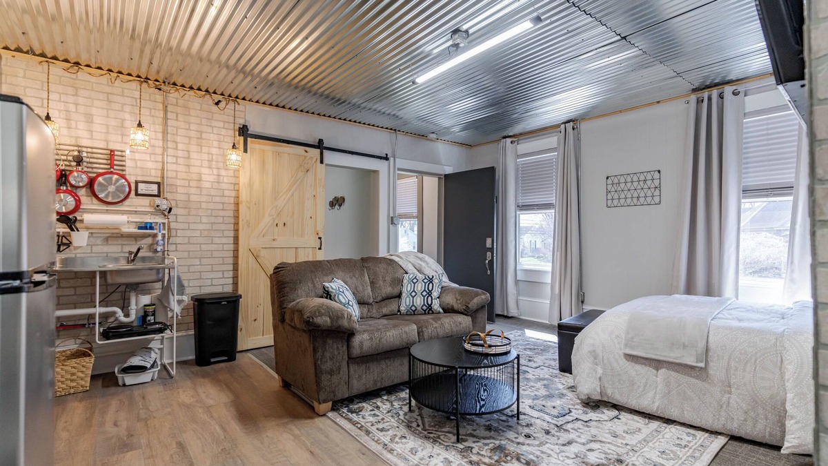 Munfordville Apartment | Washington St/Studio apartment centrally located
