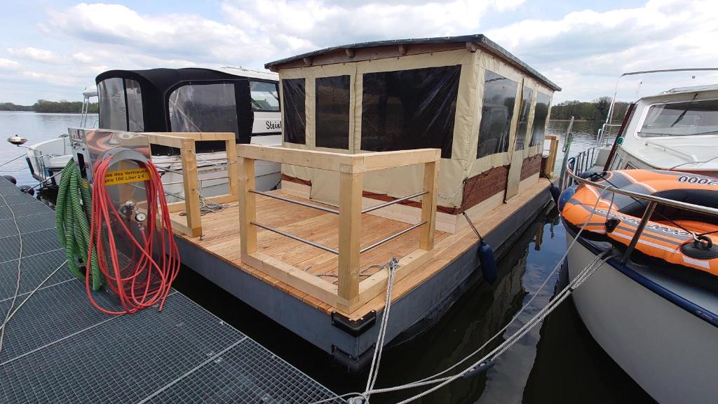 Neuruppin Boat Rental | Wasserlinie