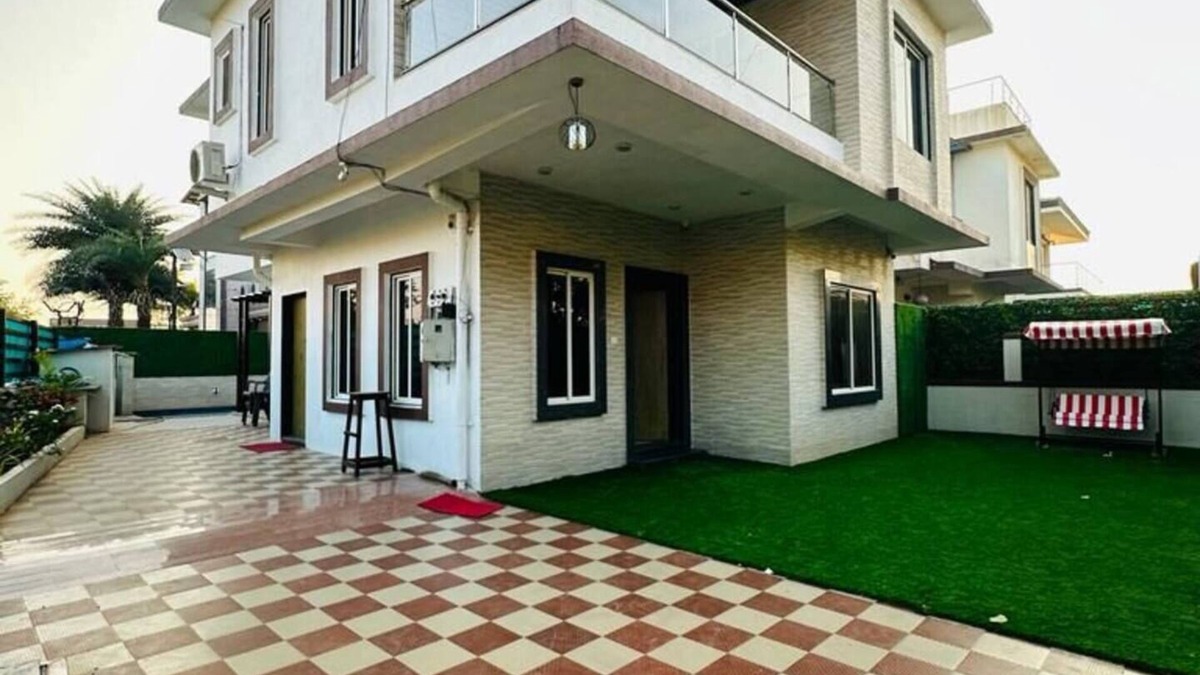 Lonavala House | Wastrova by Joy Suitesnn