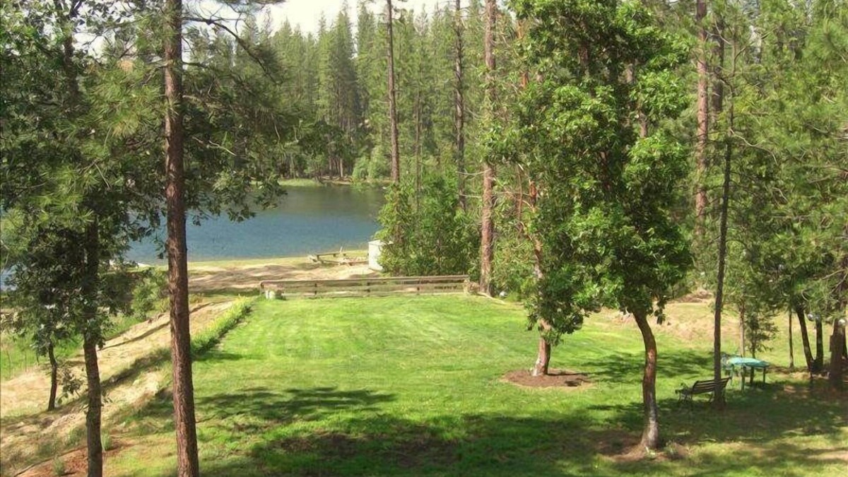 Nevada City Cabin | Watanda Lodge at Lake Vera