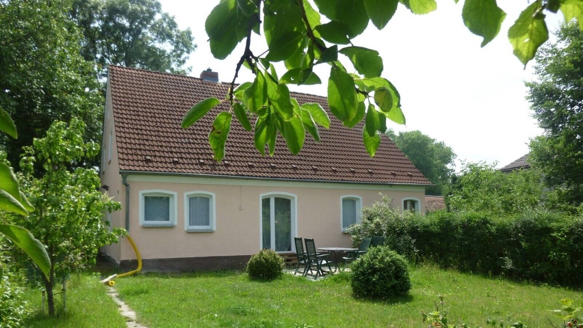 Oberhavel House | Watch, hike, swim directly in the bird sanctuary u. at the lakes.