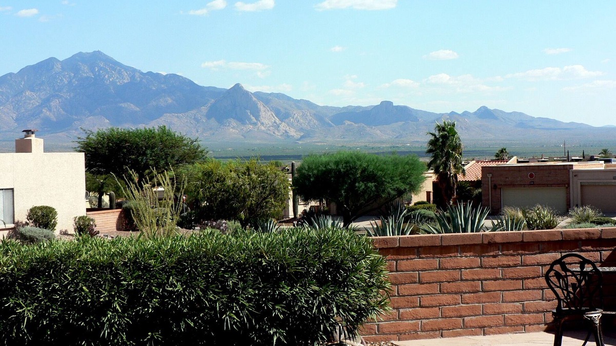 Desert Hills IV House | Watch the sun rise over the Santa Rita Mountains - Green Valley Hideaway