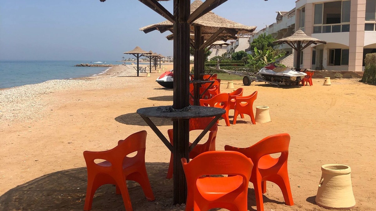 Faisal Ski Chalet | Water front over looking at Red Sea great view a