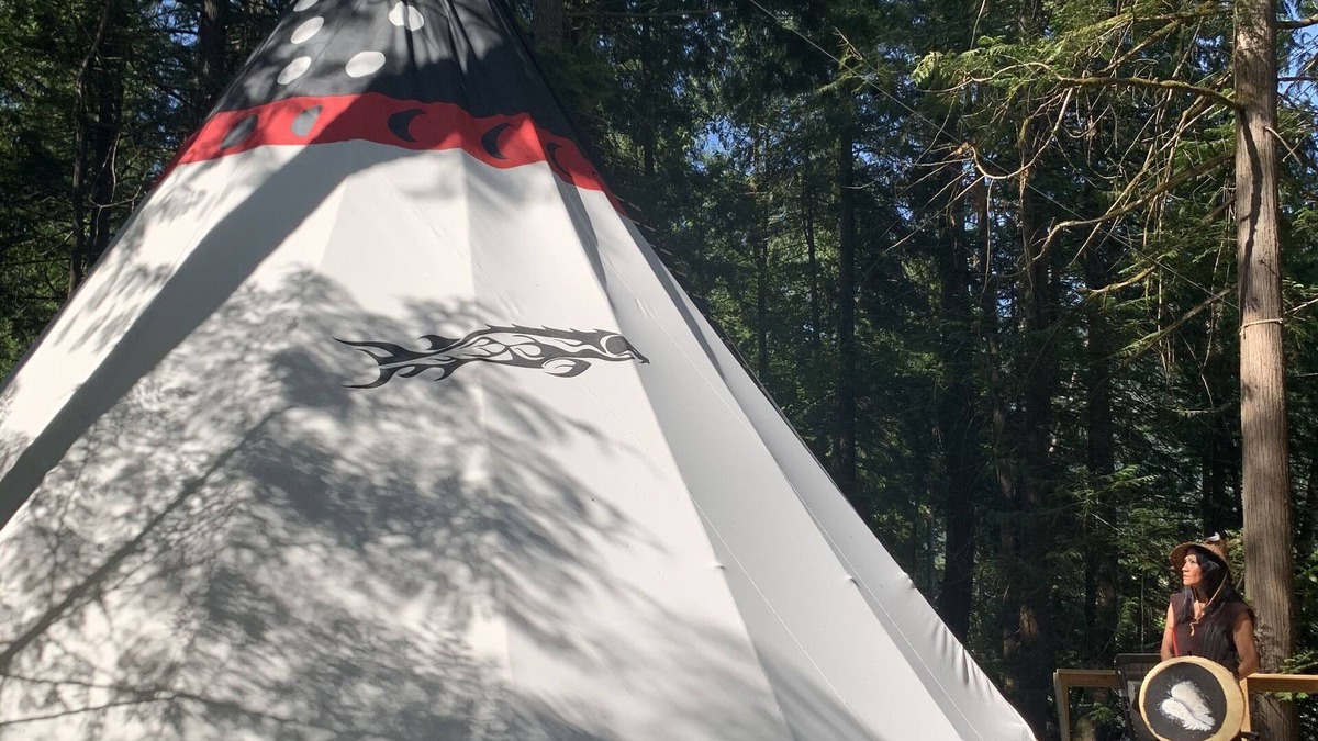 Laidlaw House | Water front teepee