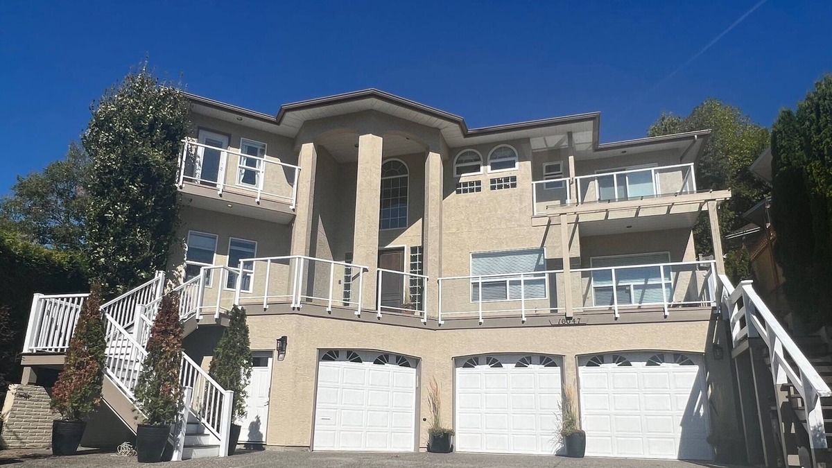 Surrey House | WATER FRONT VIEWS IN WHITE ROCK, B.C.