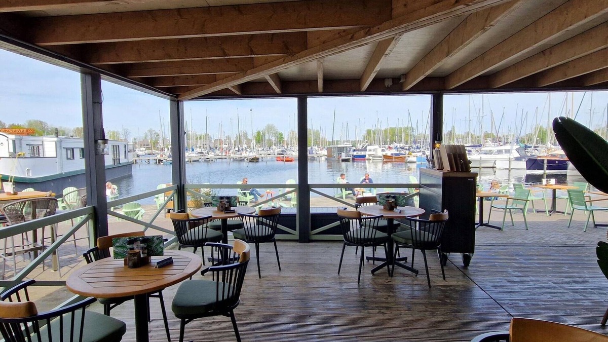 Naarderbos Boat Rental | Water Lodge in Naarden With Marina Views