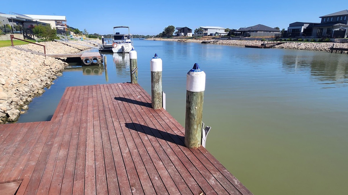 Seymour House | Water's Edge at Wellington - 10 mins to The Bend Motorsport Park