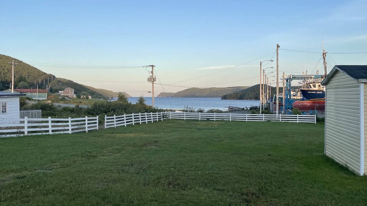 Fermeuse House | Water's Edge Cottage