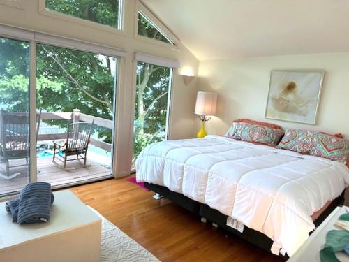 Canandaigua House | Water's Edge on Canandaigua Lake 2 bedroom only October 15-April 30 El Borde del Agua de Canandaigua