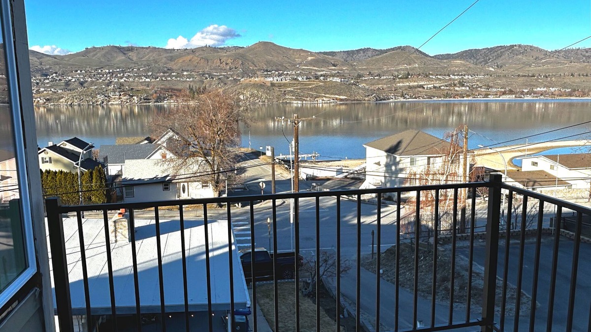 Chelan Apartment | Water Street Retreat