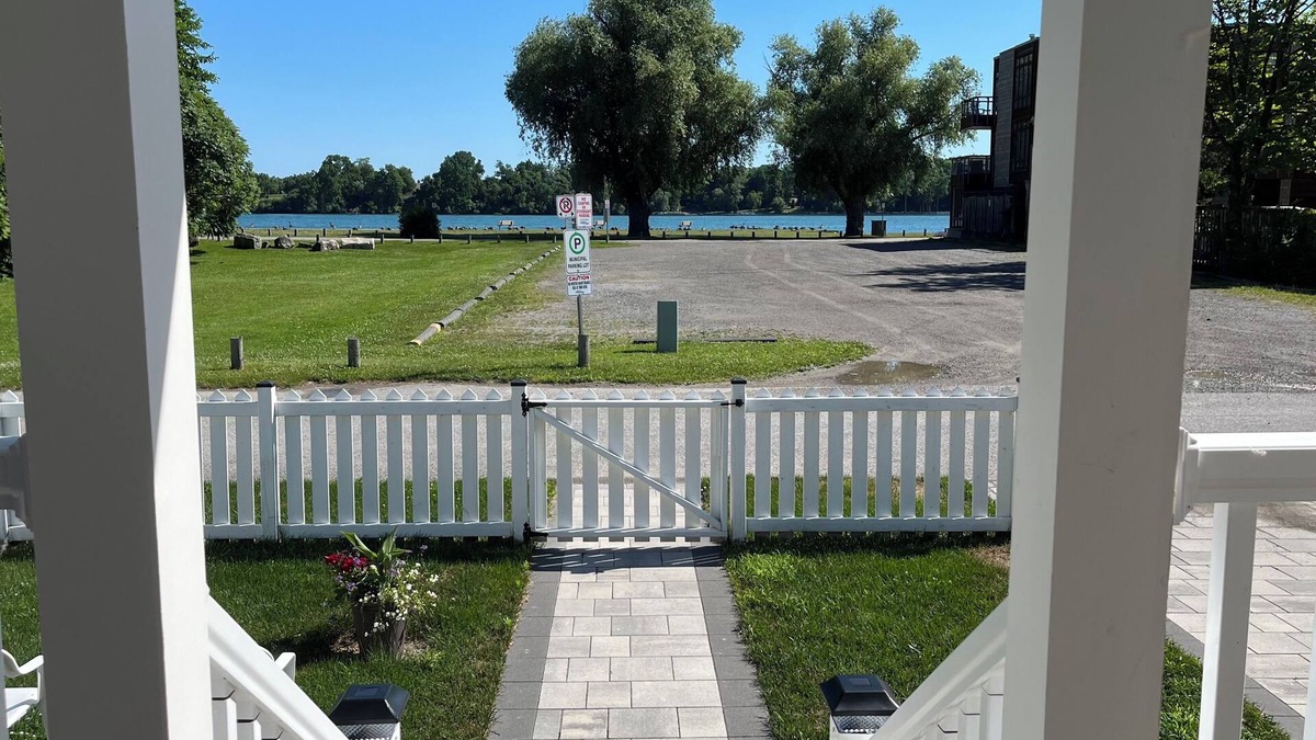 Niagara-on-the-Lake Cottage | Water view - Perfect location - Modern cottage in Niagara region