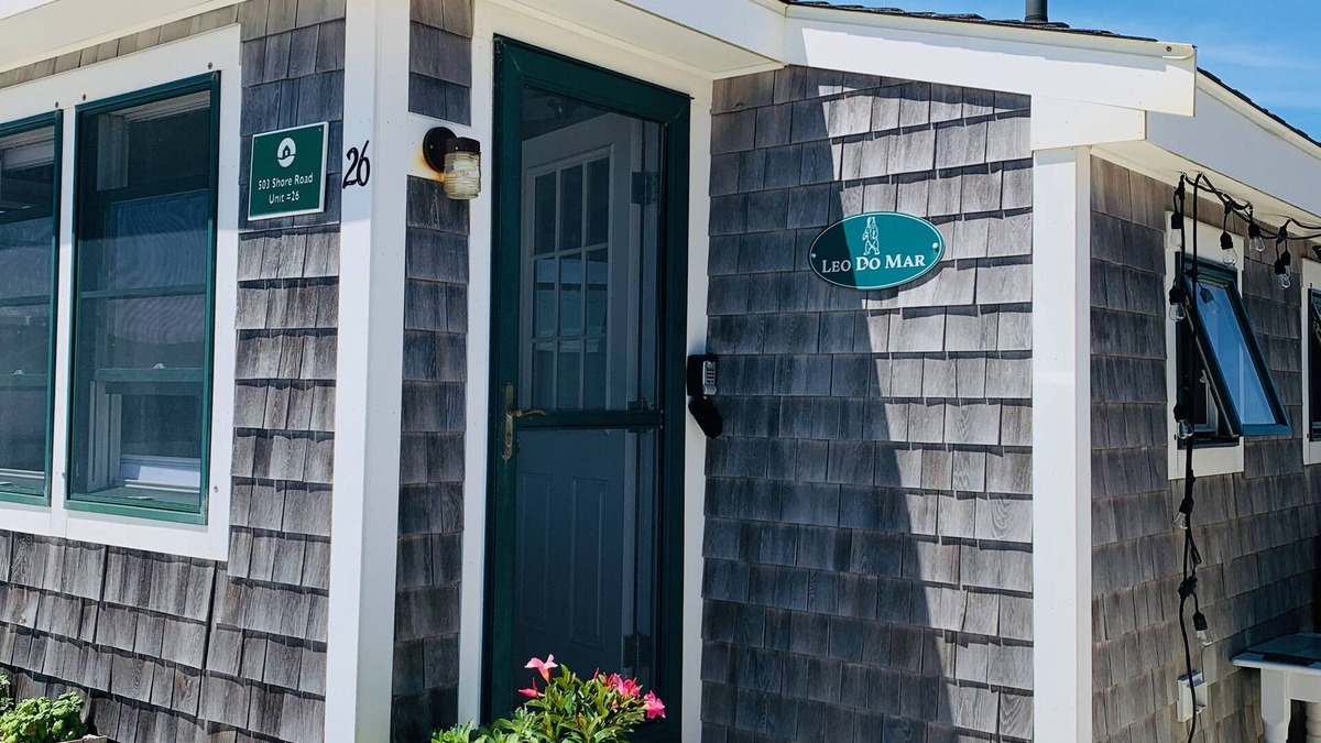 North Truro Cottage | Water View Cottage within Steps to Private Beach