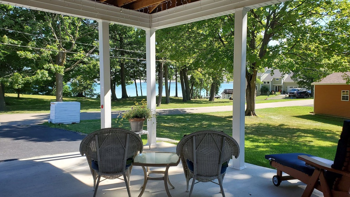 Silver Creek House | WATER VIEW HOUSE CLOSE TO LAKE ERIE