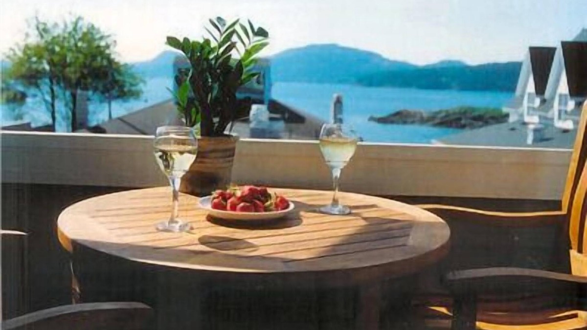 Eastsound Condo | Water view! nLuxury Port Suite - walk to cafes, shops, galleries & beaches.