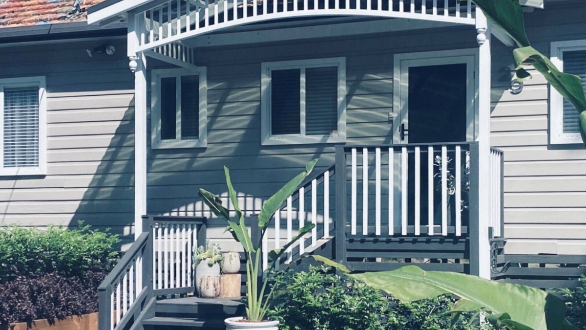 Bundabah House | Water Views Of The Cove