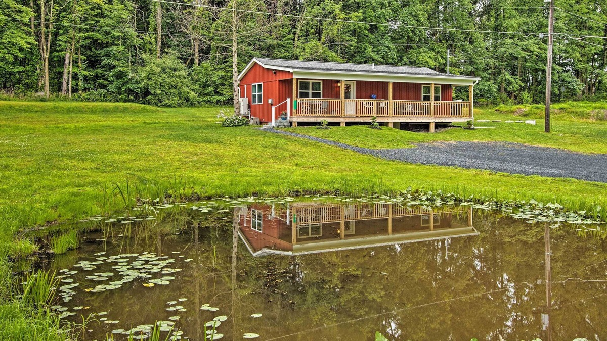 Brodheadsville Cottage | Water Views: 'The Overlook Home' in Brodheadsville