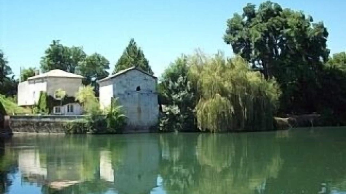 Bassac House | Waterfront Country House sleeps 8 near Cognac